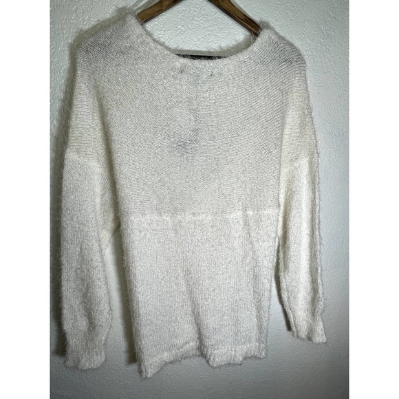 INNER CIRCLE Soft Fuzzy Wrap Sweater White, Med - Picture 6 of 9